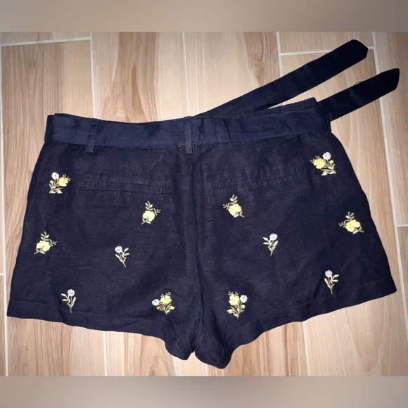 LOFT Navy Blue Embroidered Linen-Blend Shorts, Size 6 ✨ - Picture 2 of 6